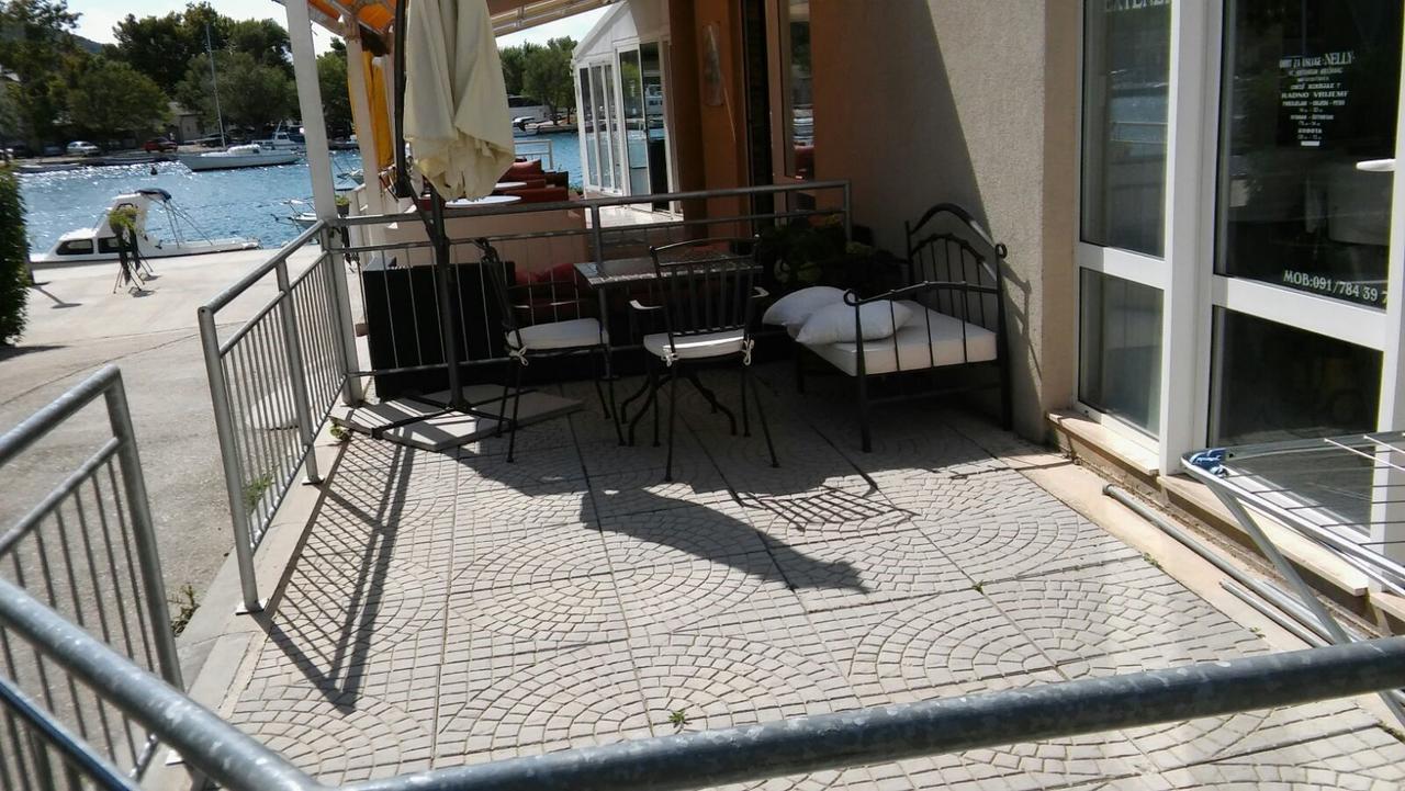 Apartment Antonela Omis Exterior photo